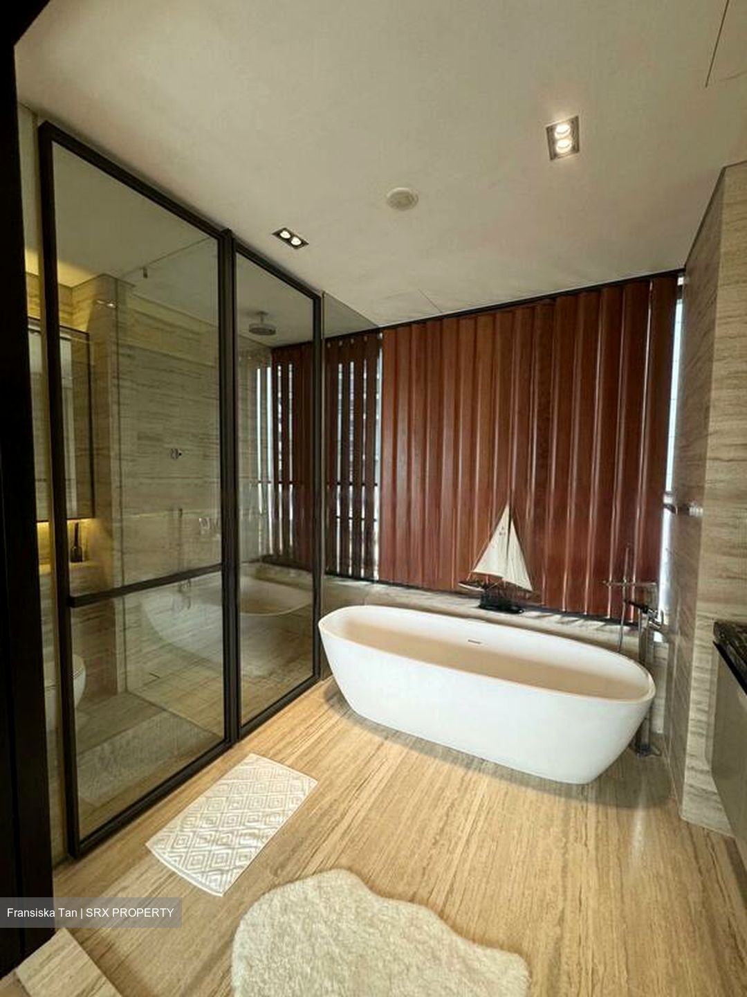 TwentyOne Angullia Park (D9), Condominium #527989531